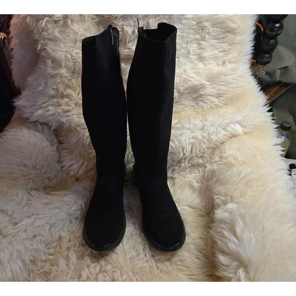 Bzees Black Heeled Boots NWT! SO COMFORTABLE!